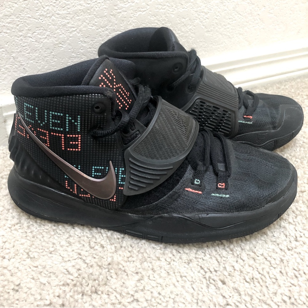Nike Kyrie Irving Shot Clock Sneakers, Kid Size 5
